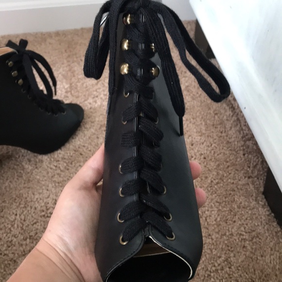 Heels - Picture 4 of 6